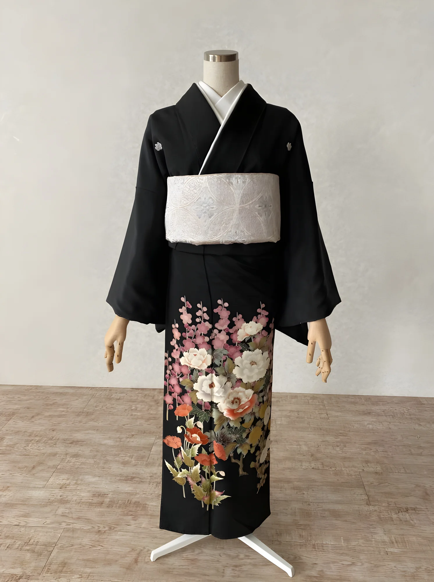 大分の黒留袖レンタル｜衣裳写真 4