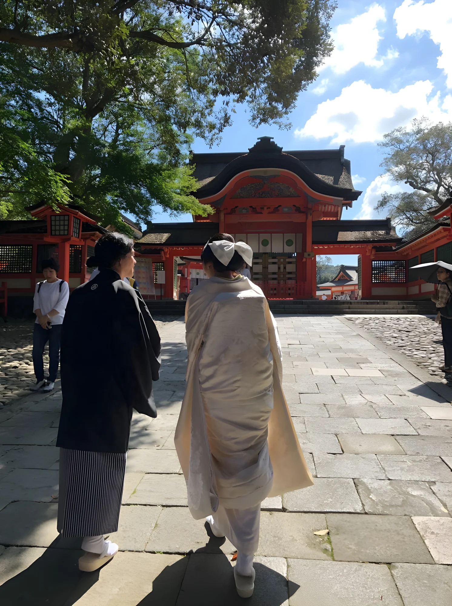 大分のパーティー衣裳レンタル｜衣裳写真 5